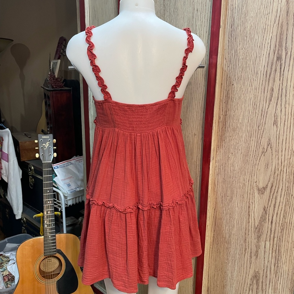 Rust Ruffled Sleeveless Dress - Picture 5 of 7